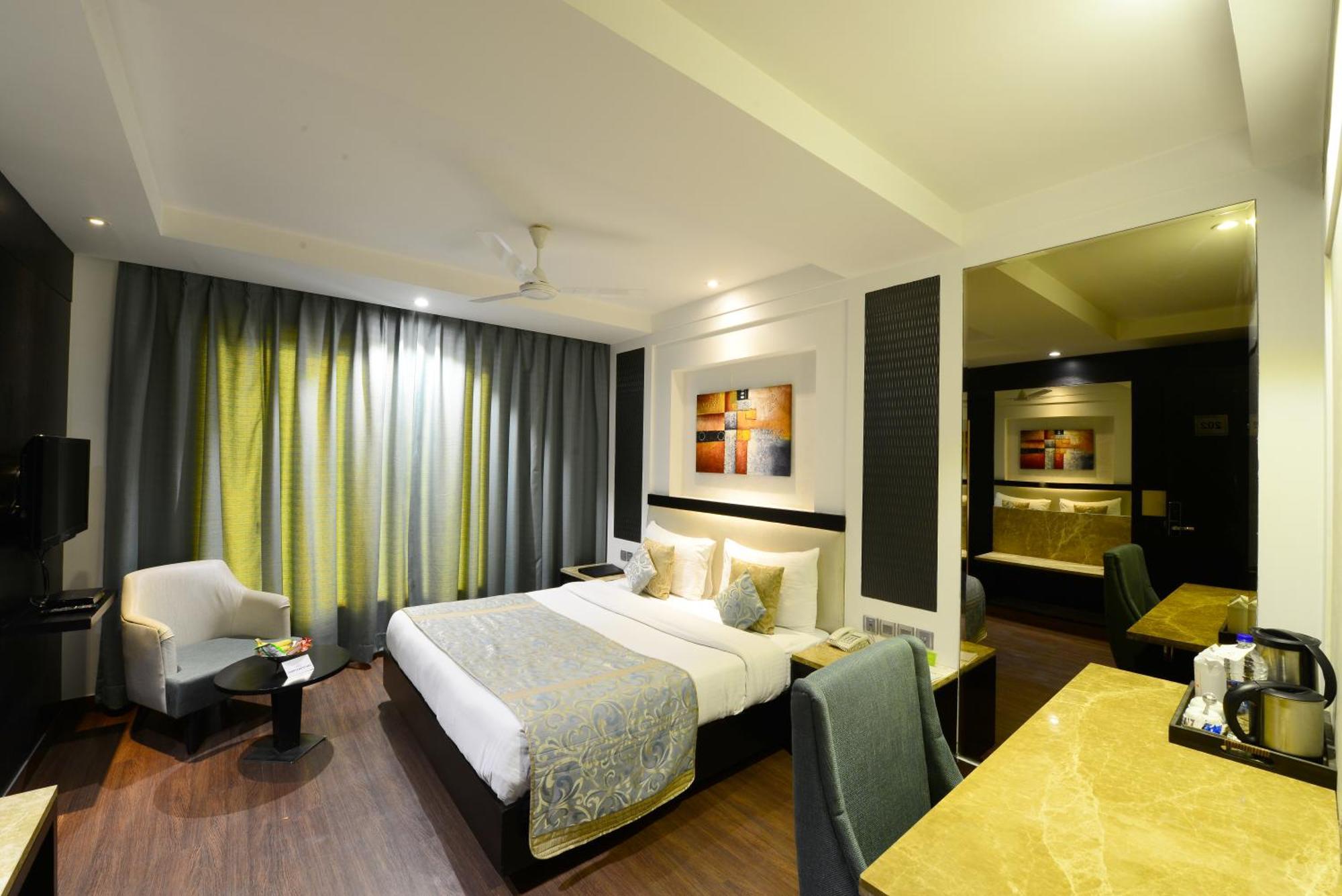 Star - Free Airport Pickup Hotel