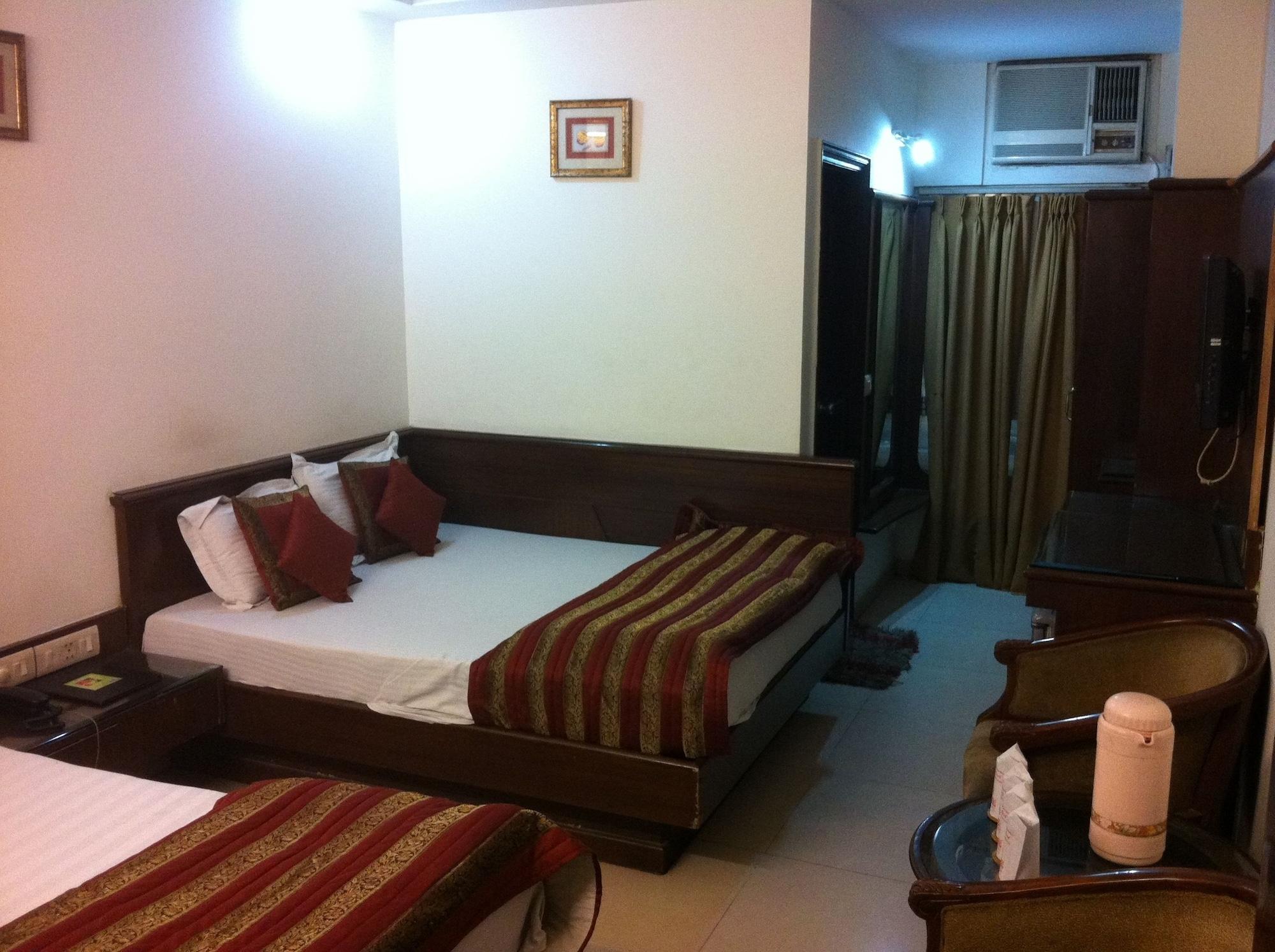 Star - Free Airport Pickup Hotel New Delhi