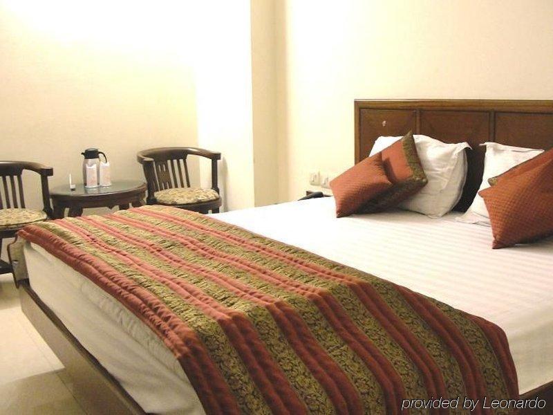 Star - Free Airport Pickup 4* New Delhi