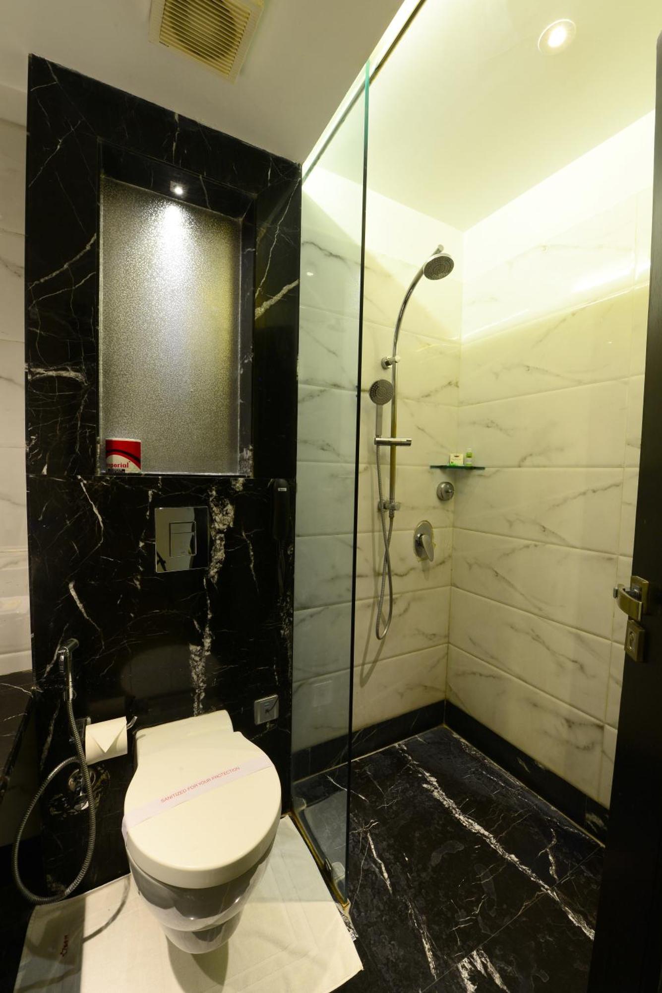 Star - Free Airport Pickup Hotel New Delhi
