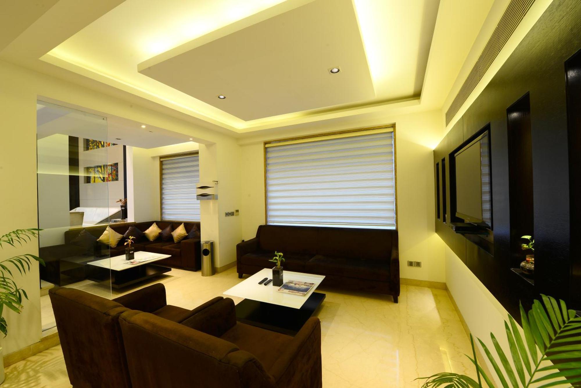 Star - Free Airport Pickup Hotel New Delhi