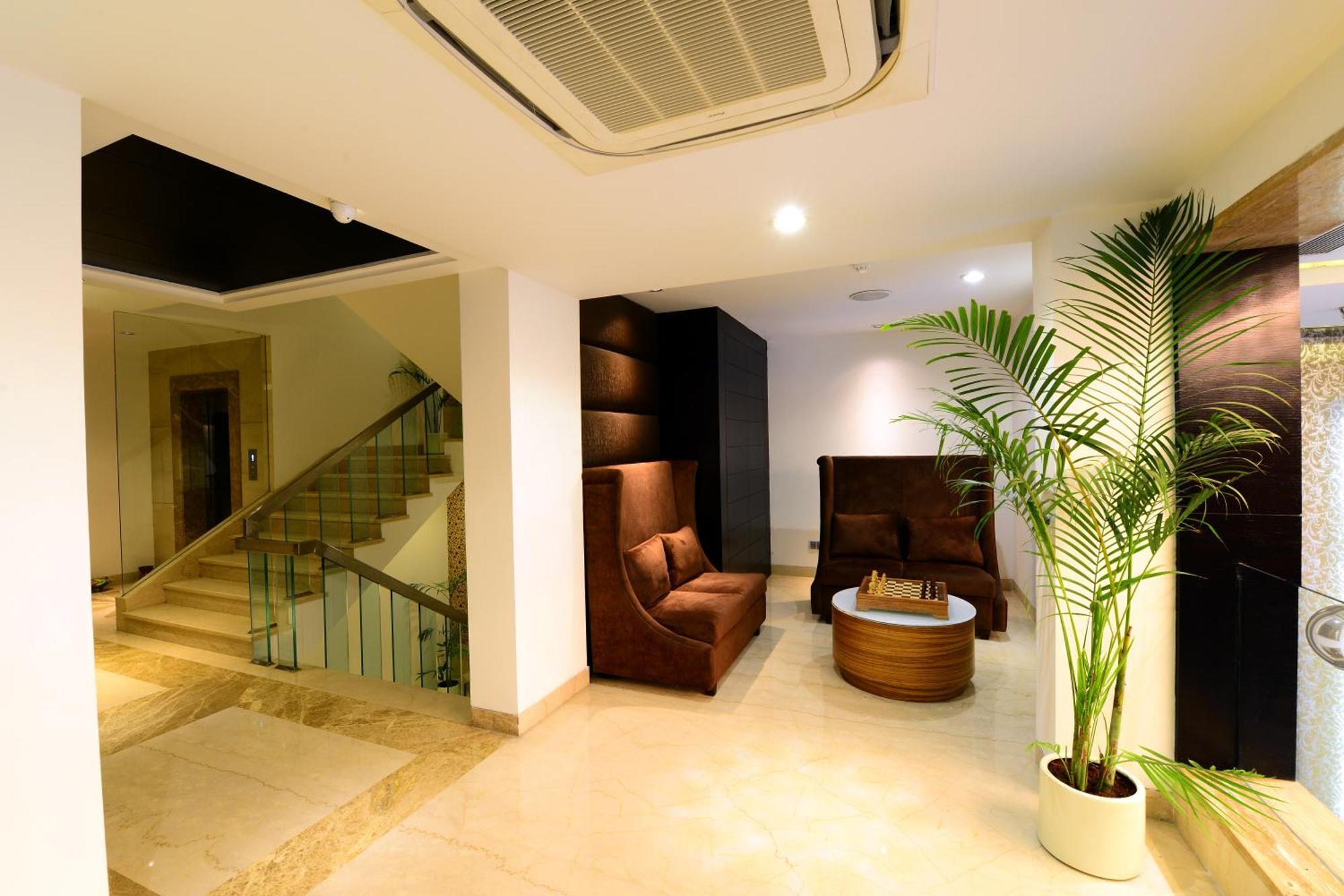 Star - Free Airport Pickup Hotel