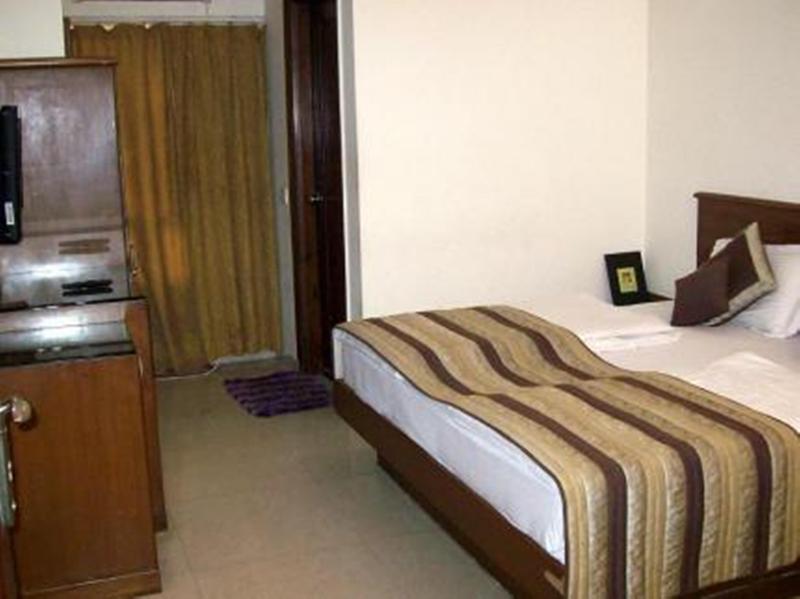 Hotel Star - Free Airport Pickup