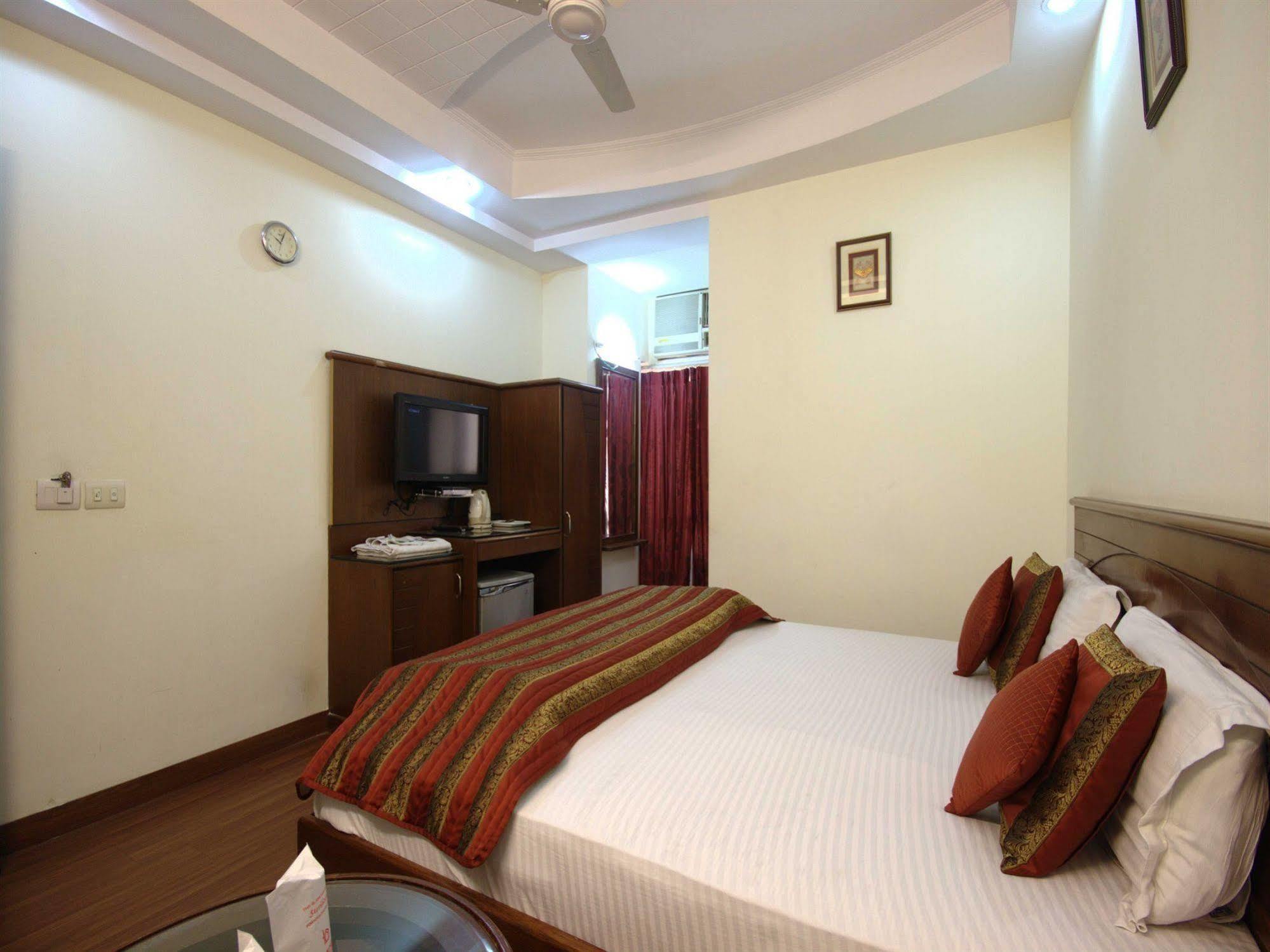 Hotel Star - Free Airport Pickup 4*