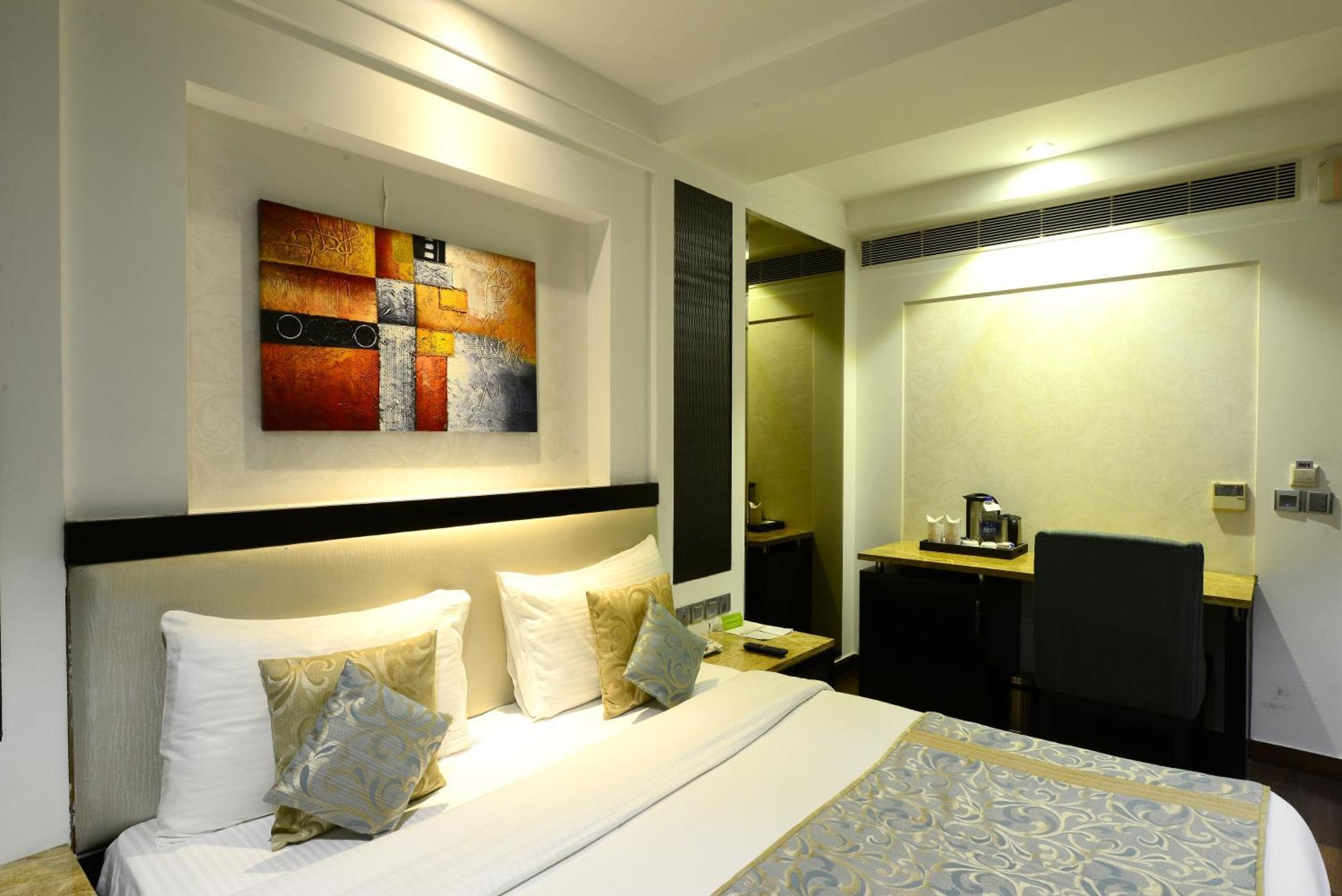 Star - Free Airport Pickup Hotel