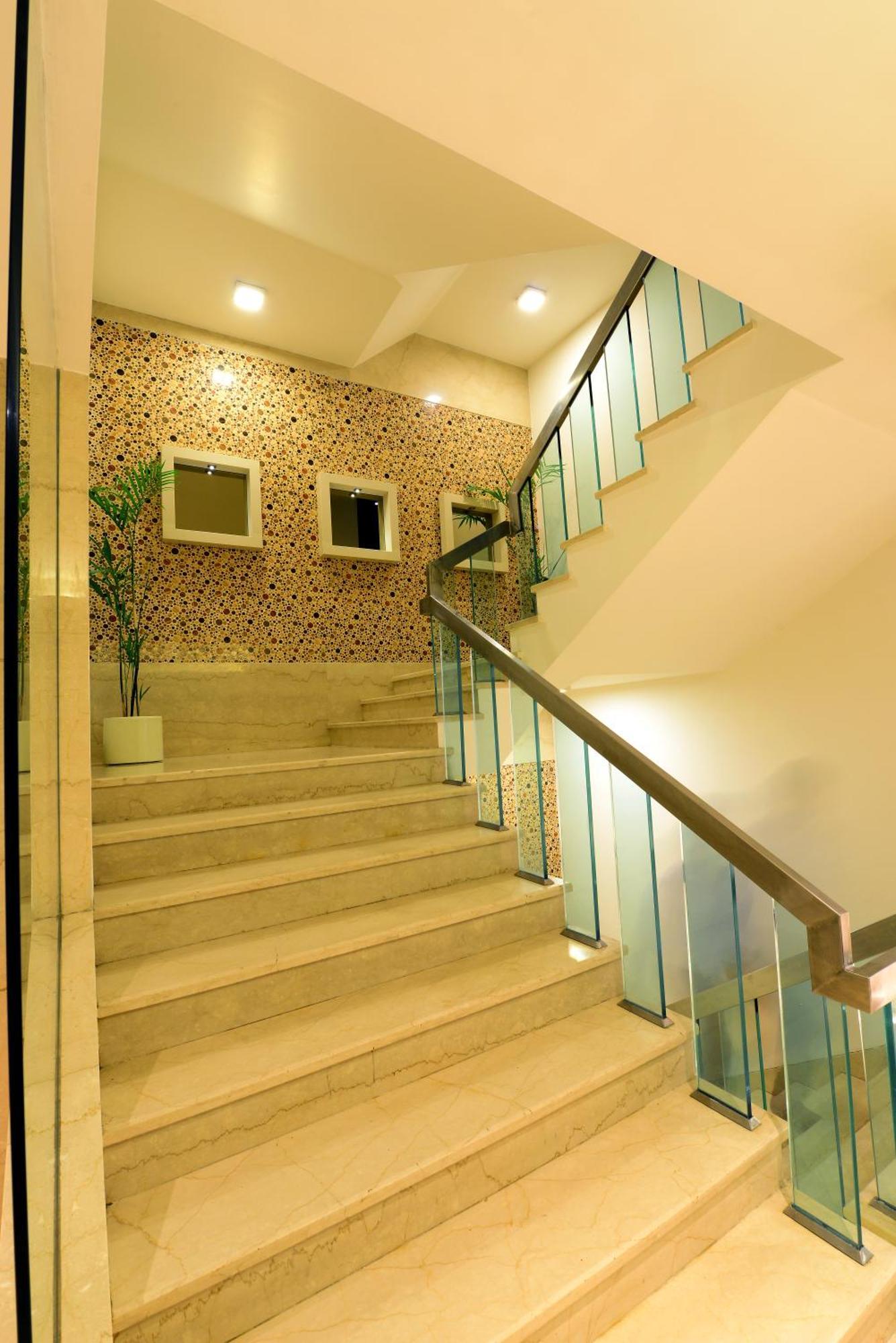 Hotel Star - Free Airport Pickup 4*